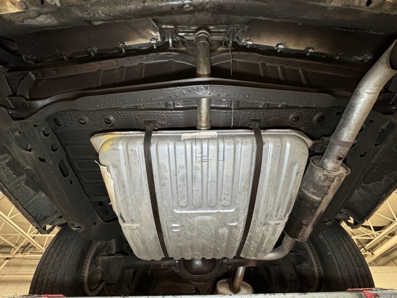 Buick-Electra-225-1975-Silver-Mist-Burgundy-9