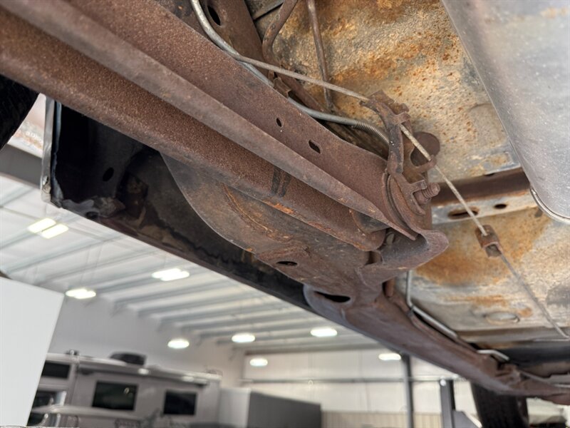 Buick-Gs-1967-Black-Black-33