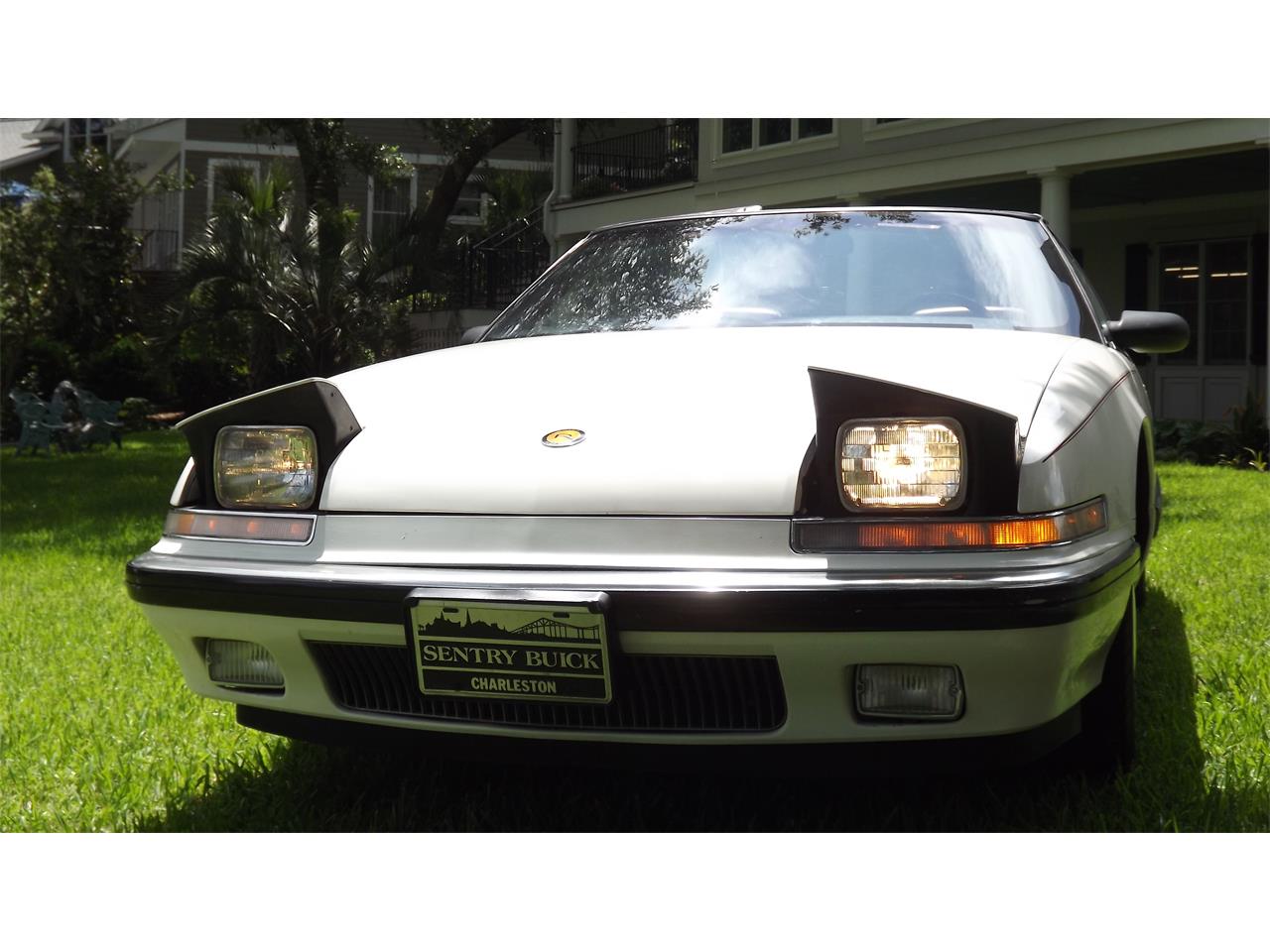 Buick-Reatta-1990-White-Red-2