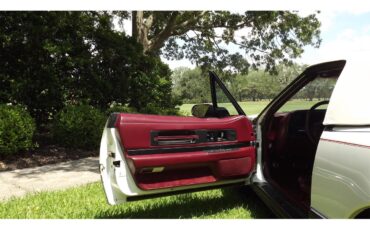 Buick-Reatta-1990-White-Red-7