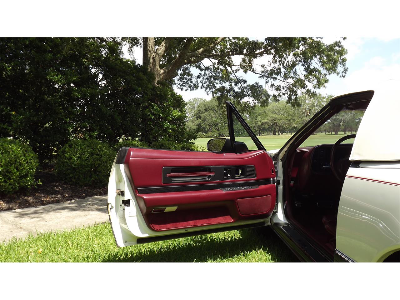 Buick-Reatta-1990-White-Red-7