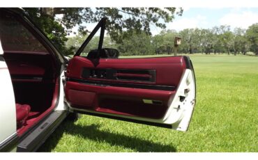 Buick-Reatta-1990-White-Red-8