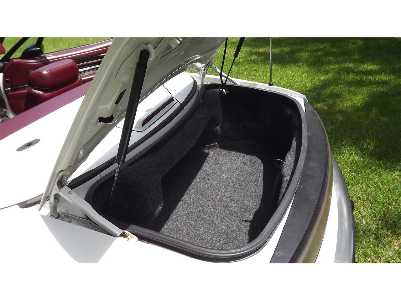 Buick-Reatta-1990-White-Red-9