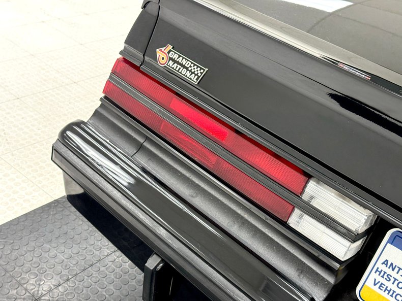 Buick-Regal-1987-Black-Gray-18