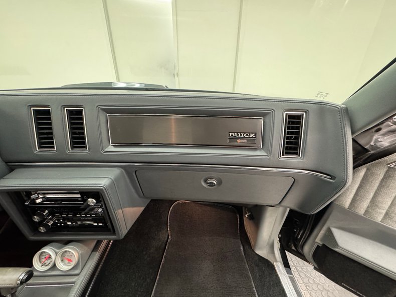 Buick-Regal-1987-Black-Gray-42