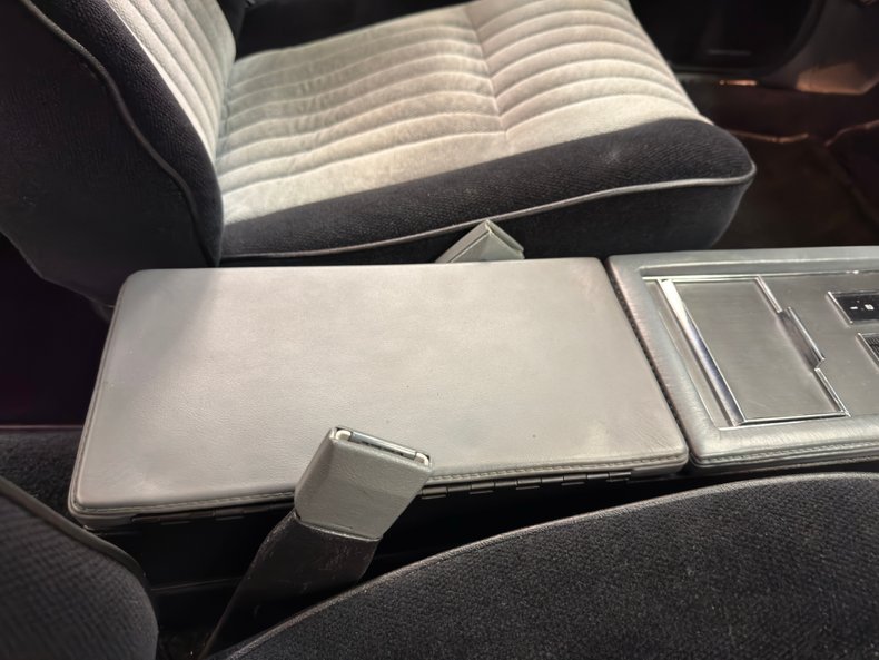 Buick-Regal-1987-Black-Gray-49