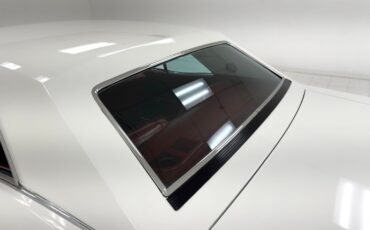 Buick-Riviera-1963-White-Red-17