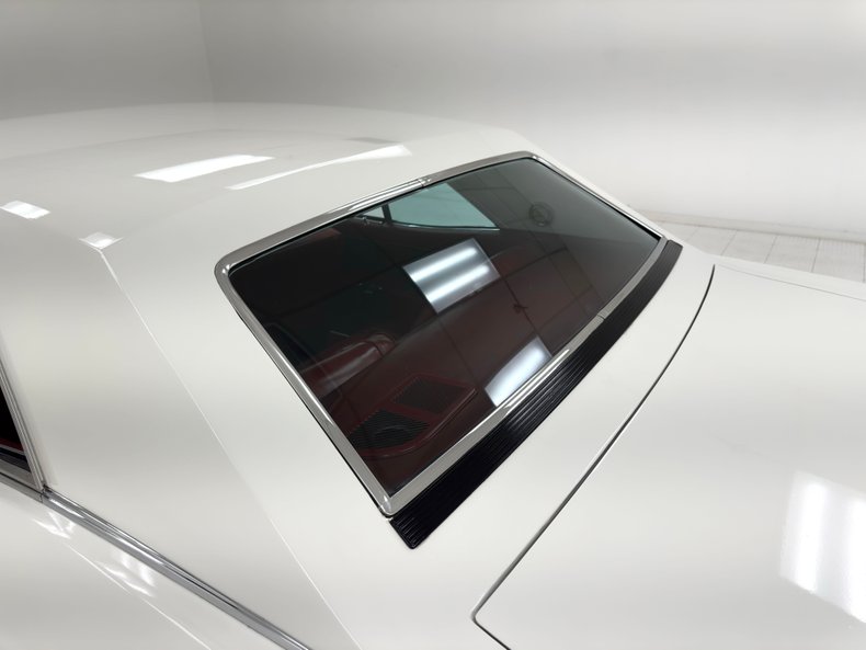 Buick-Riviera-1963-White-Red-17