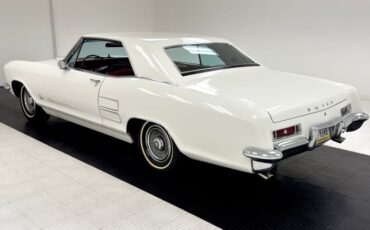 Buick-Riviera-1963-White-Red-2
