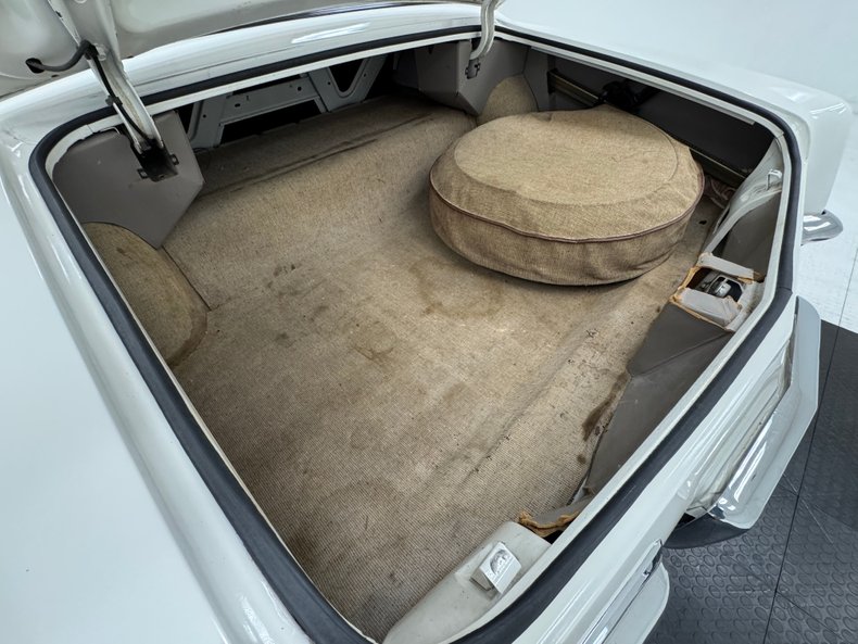 Buick-Riviera-1963-White-Red-29