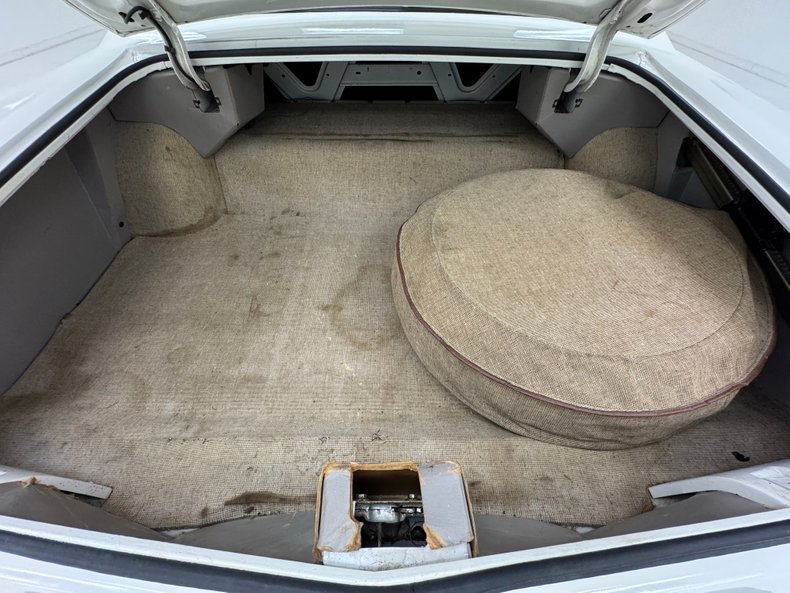 Buick-Riviera-1963-White-Red-30