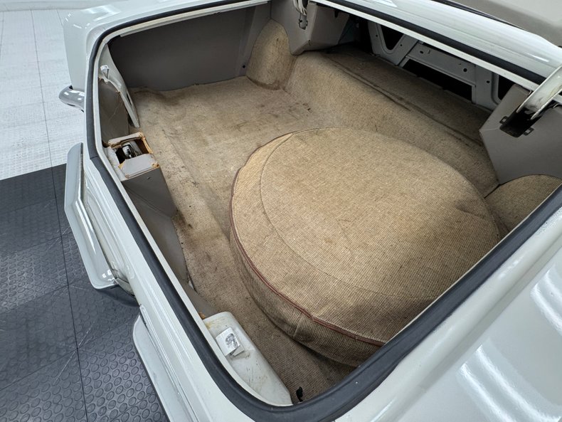 Buick-Riviera-1963-White-Red-31