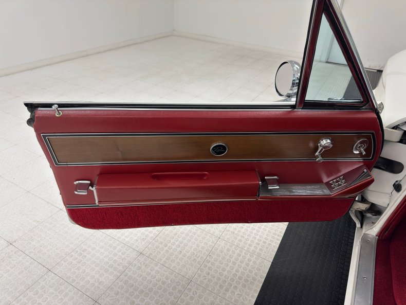 Buick-Riviera-1963-White-Red-32