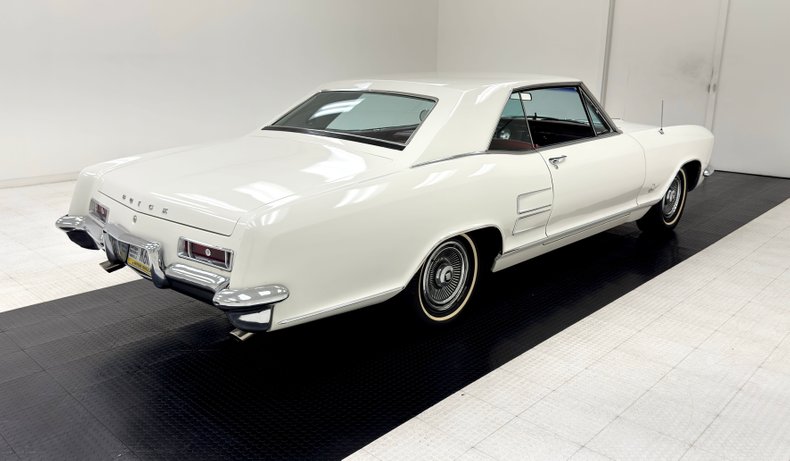 Buick-Riviera-1963-White-Red-4