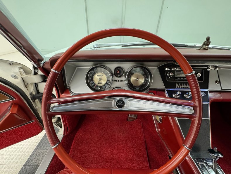 Buick-Riviera-1963-White-Red-40