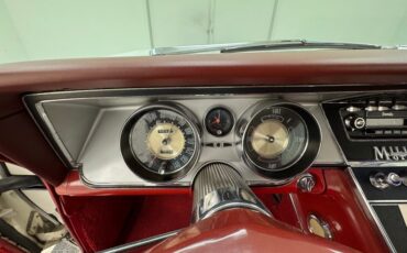 Buick-Riviera-1963-White-Red-41