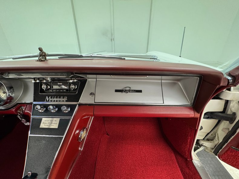 Buick-Riviera-1963-White-Red-44