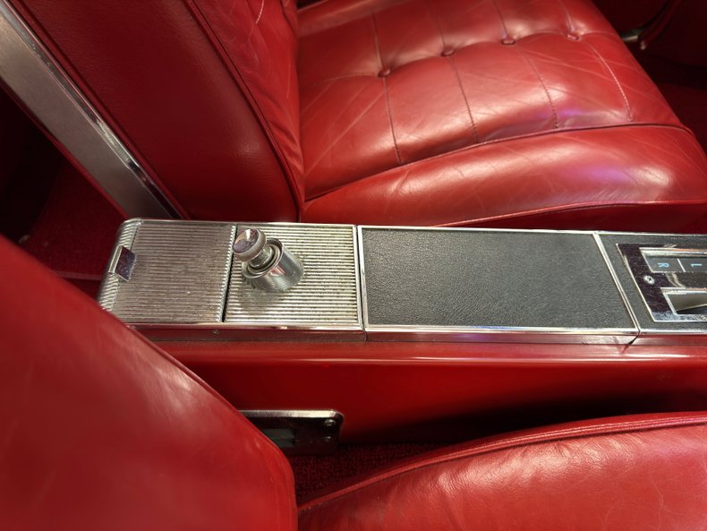 Buick-Riviera-1963-White-Red-46