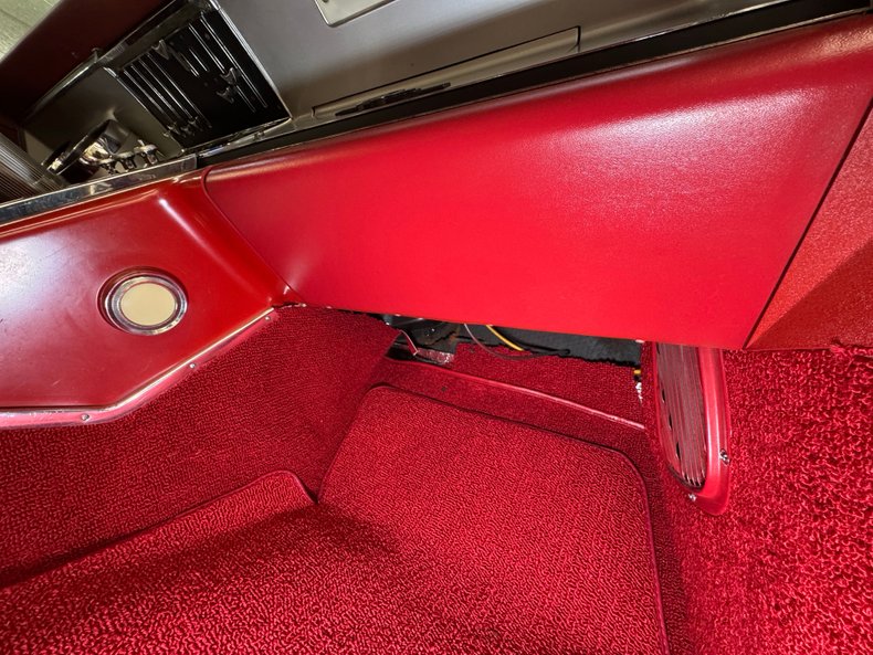 Buick-Riviera-1963-White-Red-48