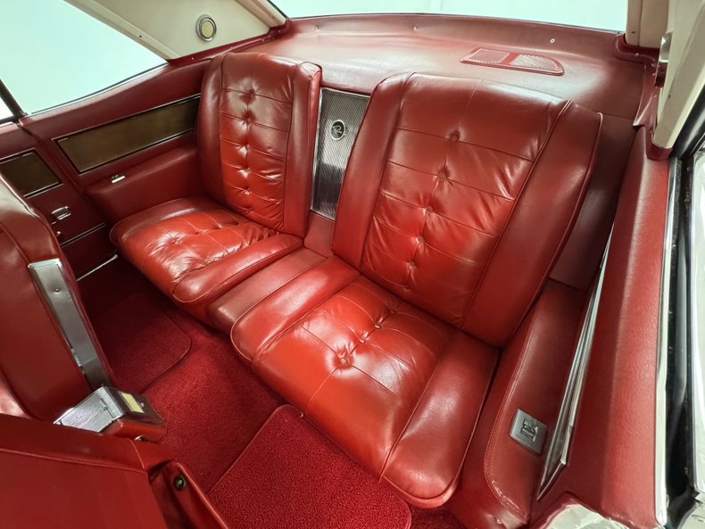 Buick-Riviera-1963-White-Red-5