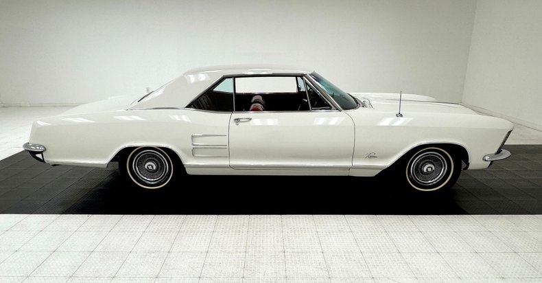 Buick-Riviera-1963-White-Red-7