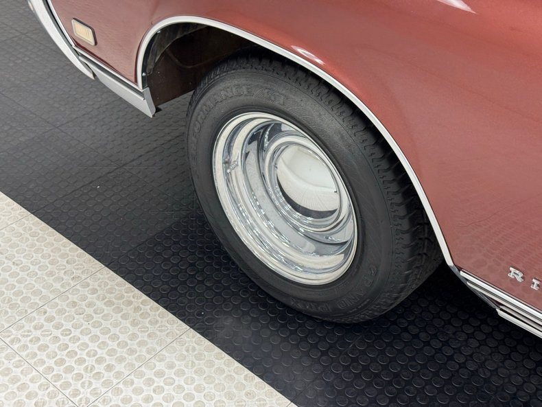 Buick-Riviera-1969-Copper-Mist-Black-13