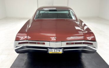 Buick-Riviera-1969-Copper-Mist-Black-2
