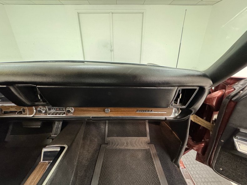 Buick-Riviera-1969-Copper-Mist-Black-30