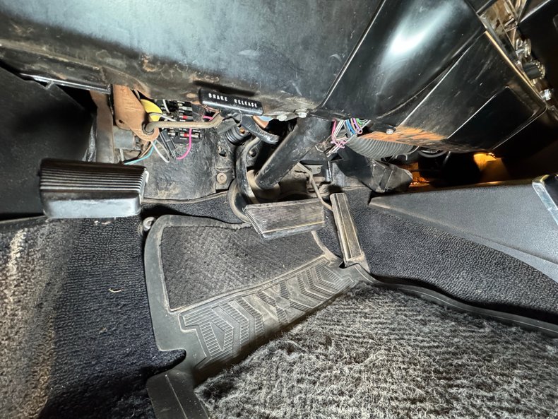 Buick-Riviera-1969-Copper-Mist-Black-33