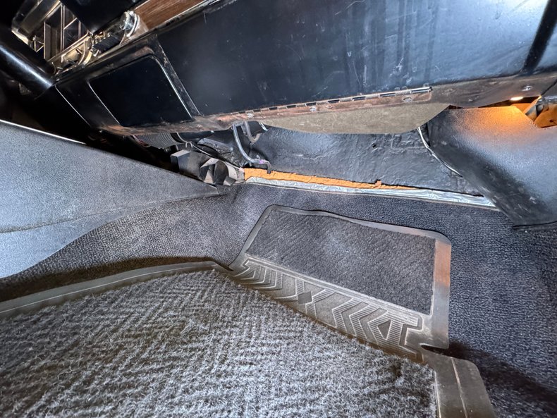 Buick-Riviera-1969-Copper-Mist-Black-34