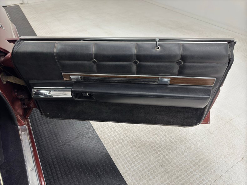 Buick-Riviera-1969-Copper-Mist-Black-7