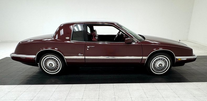 Buick-Riviera-1992-Claret-Red-Red-12