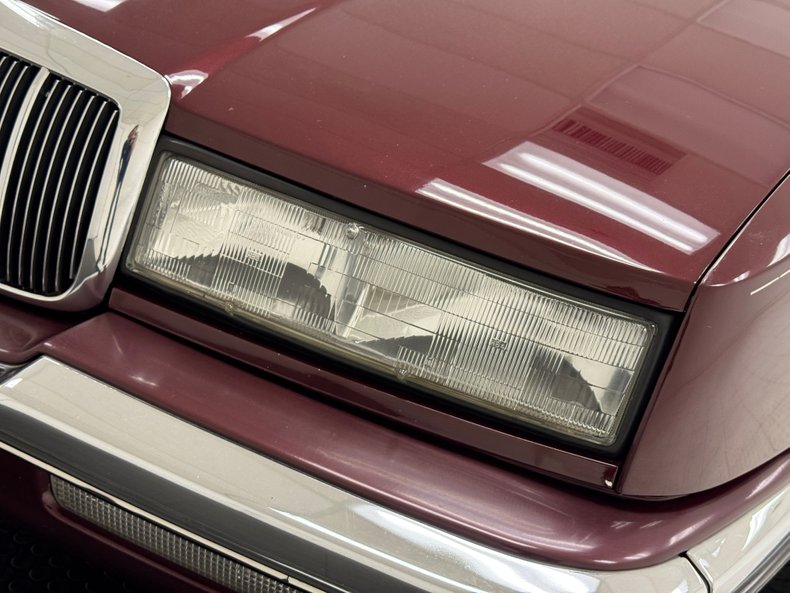 Buick-Riviera-1992-Claret-Red-Red-16