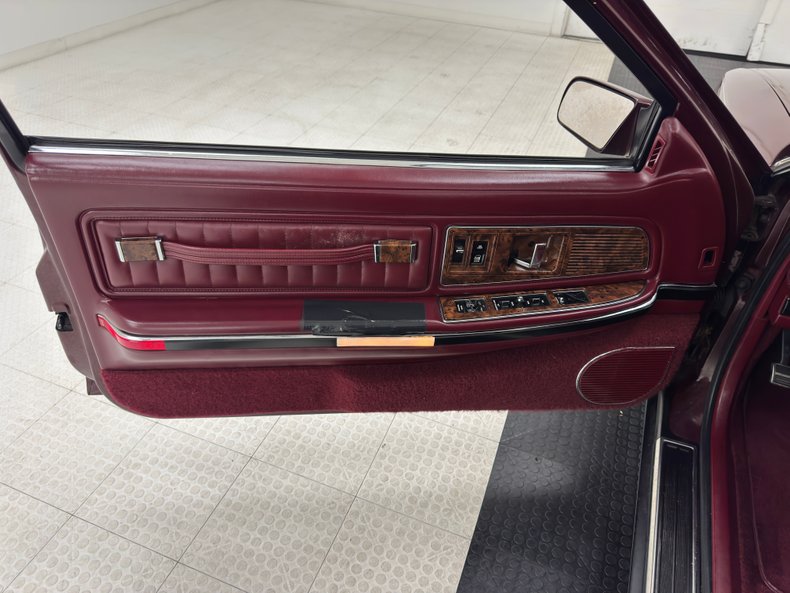 Buick-Riviera-1992-Claret-Red-Red-2