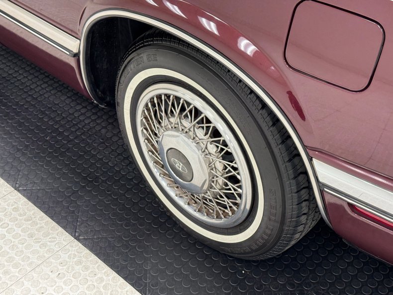 Buick-Riviera-1992-Claret-Red-Red-20