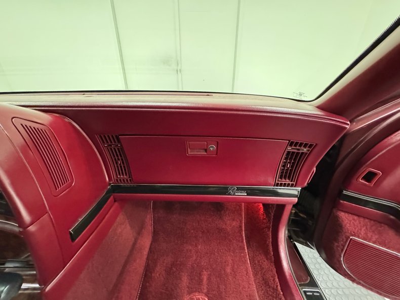 Buick-Riviera-1992-Claret-Red-Red-24