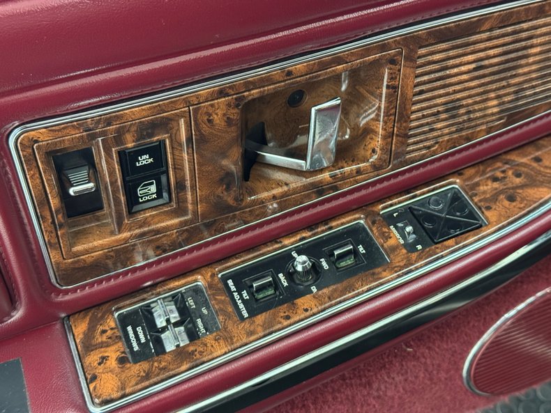 Buick-Riviera-1992-Claret-Red-Red-33