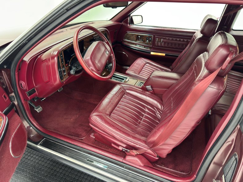Buick-Riviera-1992-Claret-Red-Red-36