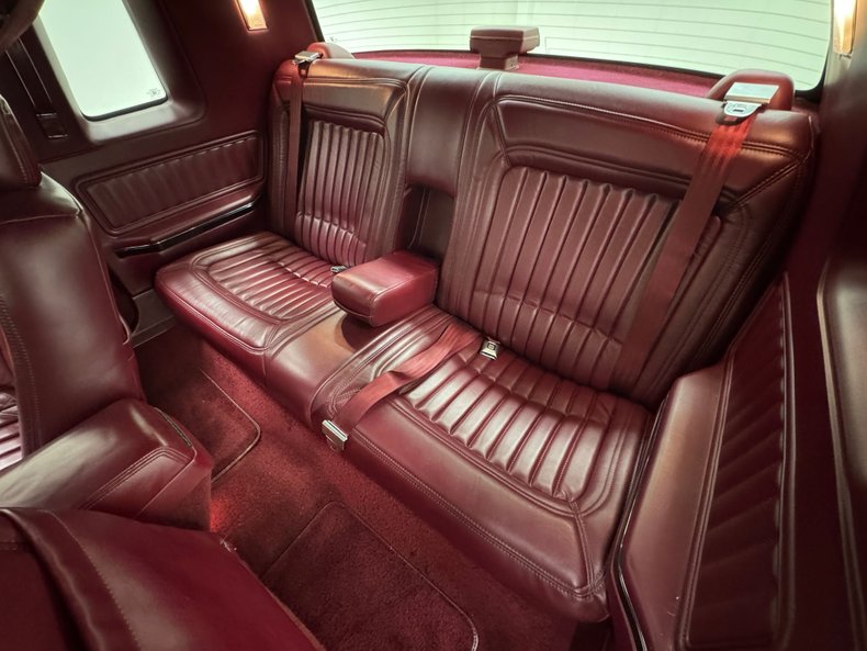 Buick-Riviera-1992-Claret-Red-Red-37