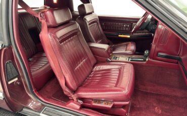 Buick-Riviera-1992-Claret-Red-Red-38