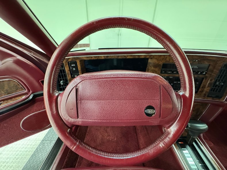 Buick-Riviera-1992-Claret-Red-Red-41