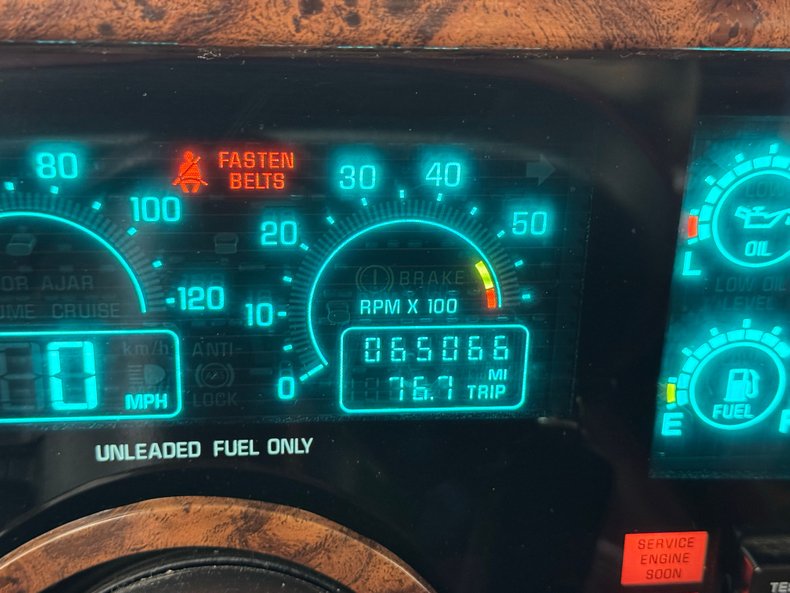 Buick-Riviera-1992-Claret-Red-Red-43