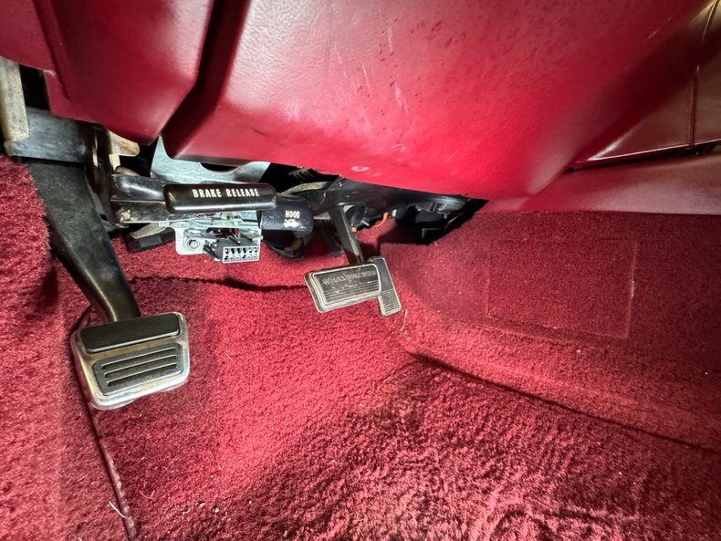 Buick-Riviera-1992-Claret-Red-Red-46