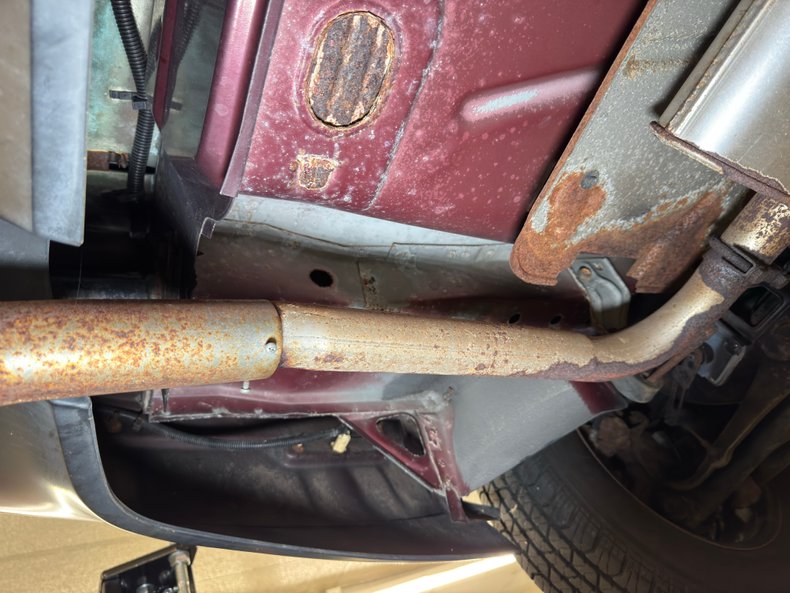 Buick-Riviera-1992-Claret-Red-Red-48