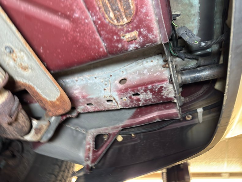 Buick-Riviera-1992-Claret-Red-Red-49