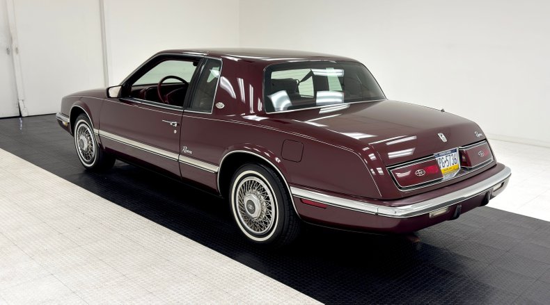 Buick-Riviera-1992-Claret-Red-Red