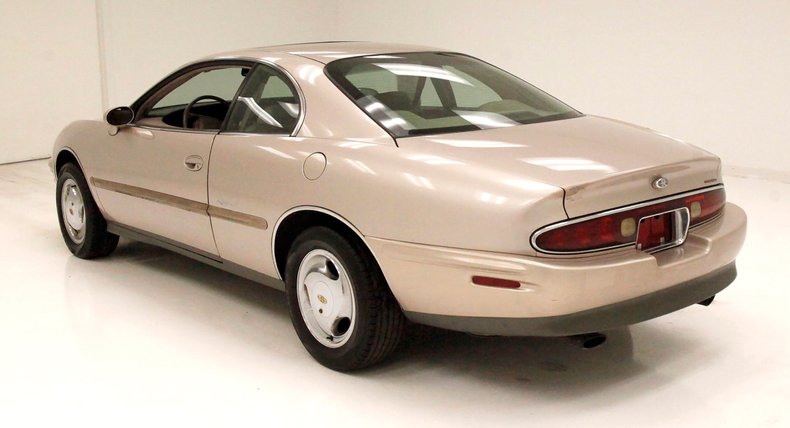 Buick-Riviera-1995-Platinum-Beige-Metal-Beige-1