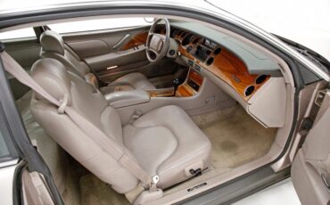Buick-Riviera-1995-Platinum-Beige-Metal-Beige-12
