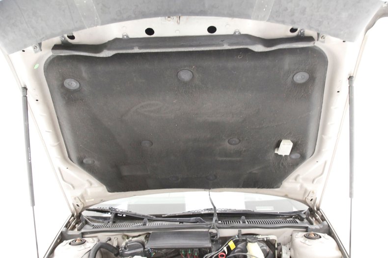 Buick-Riviera-1995-Platinum-Beige-Metal-Beige-19