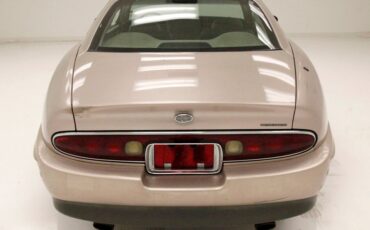 Buick-Riviera-1995-Platinum-Beige-Metal-Beige-2